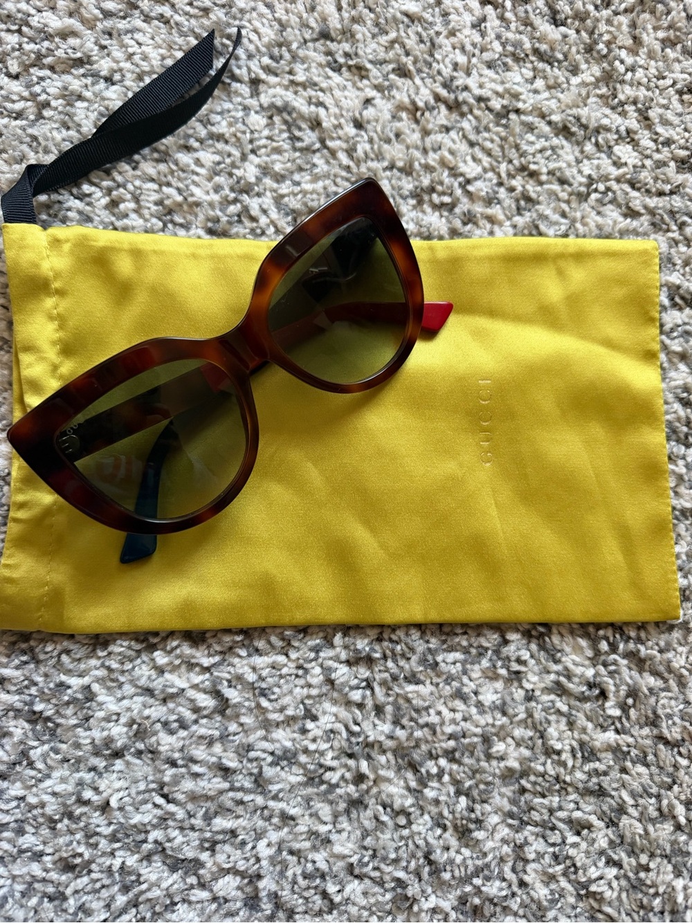 Gucci Cateye Tortoise Sunglasses with Satin Drawstring Pouch